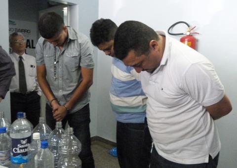 Quadrilha presa ao transportar cocaína líquida em Manaus 